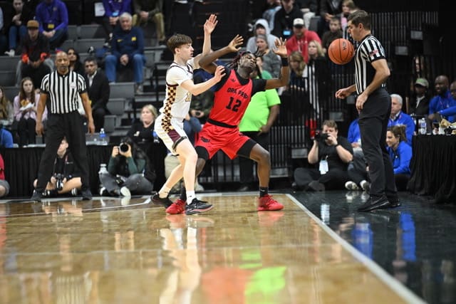Niles Brandywine vs Detroit Old Redford in Division 3 title game -- Scott Hasse11